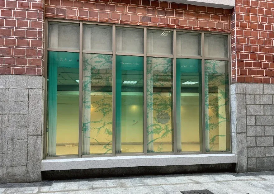 玻璃貼施工案例，玻璃貼、櫥窗貼圖、店面門面，都市彩繪案例
