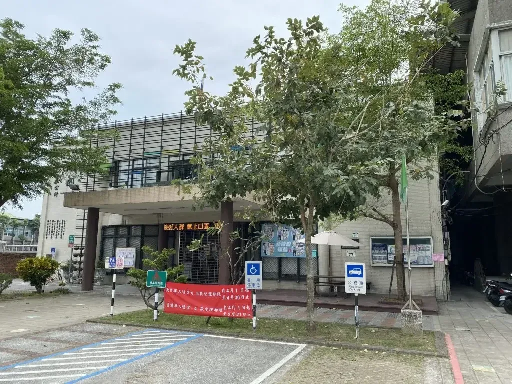 大樓外牆貼圖與辦公室翻新，大樓外牆貼圖、外牆施工、辦公室翻新，都市彩繪案例